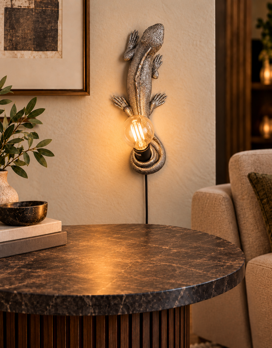 SILVER IGUANA LAMP